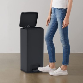 Trash can with anti-fingerprint pedal 30L black stainless steel by vidaXL, Garbage cans and trash cans - Ref: Foro24-149573, ...