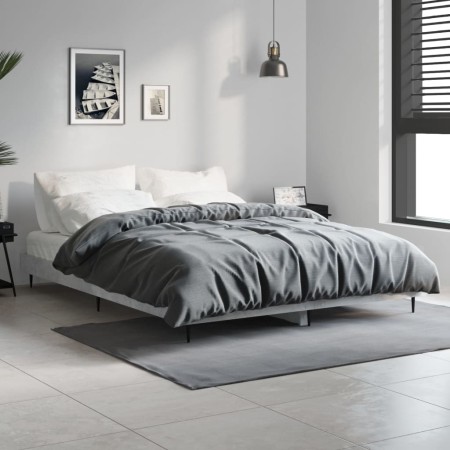 Estructura de cama madera de ingeniería gris hormigón 135x190cm de vidaXL, Camas y somieres - Ref: Foro24-832289, Precio: 111...